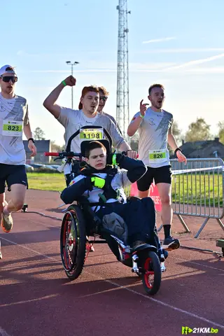 Boris Thoumsin, Eloi Ris et 3 autres à Semi-Marathon de Dour