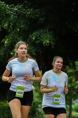 Anaïs Decock et Éloïse Decock à GenZ Color Run
