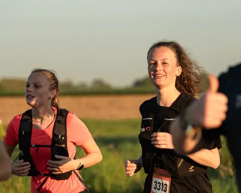 Kelly Kin et Saskia Kin à Run After Dupont & Dupont