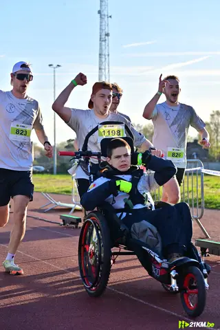 Boris Thoumsin, Eloi Ris et 3 autres à Semi-Marathon de Dour