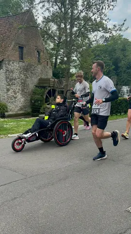 Eloi Ris, Loïc Lécolier et Lucien Van Lier à La Fabriek Solidarity Run