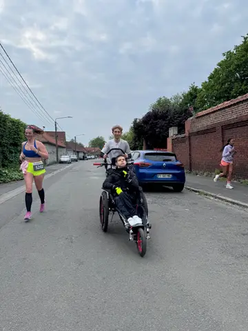 Eloi Ris, Lucien Van Lier et Zélie Staes à La Fabriek Solidarity Run