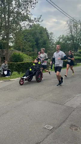 Eloi Ris, Loïc Lécolier et Lucien Van Lier à La Fabriek Solidarity Run