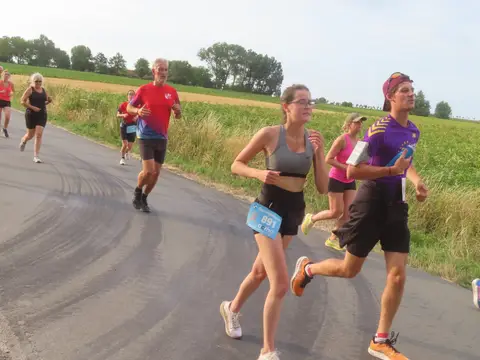 Tom Calon et Éloïse Espeel à Le jogging de Molenbaix
