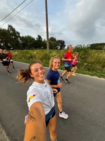 Léa Dupriez et Zélie Staes à Le jogging de Molenbaix