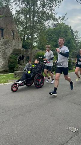 Eloi Ris, Loïc Lécolier et Lucien Van Lier à La Fabriek Solidarity Run