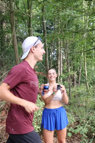 Alexis Van Lier et Zélie Staes à Vloethemveld Backyard