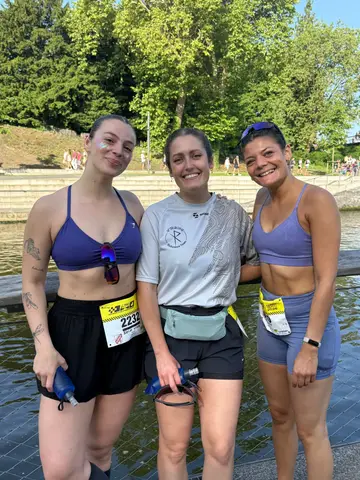 Lisa Allard, Thaïs Dendauw et Zélie Staes à Tournai Half Marathon
