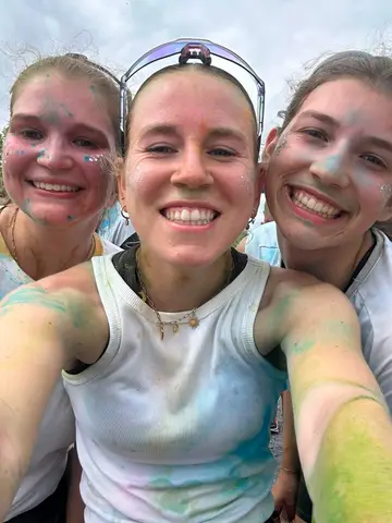 Anaïs Decock et Éloïse Decock à GenZ Color Run