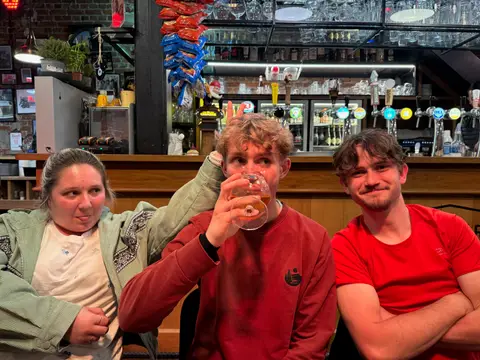 Amandine Larcin, Joseph Mulligan et Lucien Van Lier à La Fabriek Solidarity Run