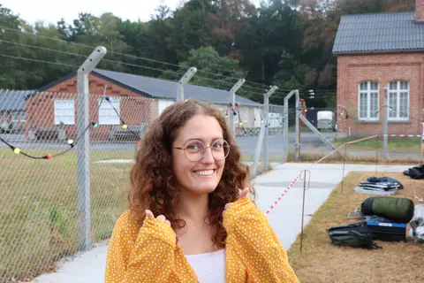 Lisa Allard à Vloethemveld Backyard